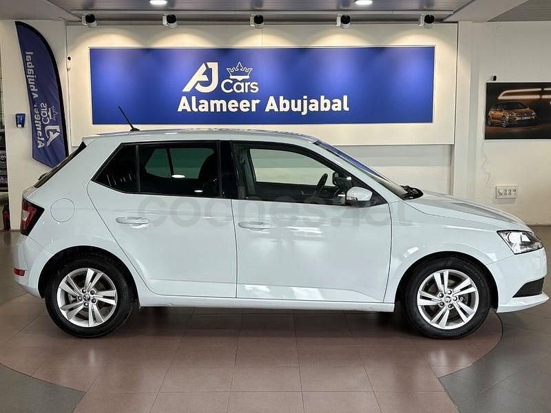 Usado Skoda Fabia Ambition 95 CV (69 kW) 2021 Blanco Berlina