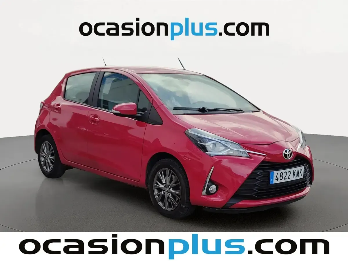 Usado Toyota Yaris Active 111 CV (81 kW) 2018 Rojo Utilitario