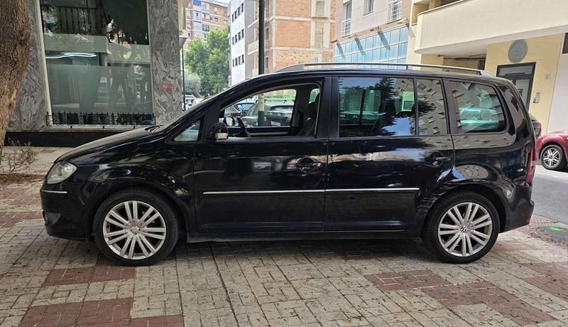 Usado VW Touran Highline 140 CV (102 kW) 2007 Negro Monovolumen