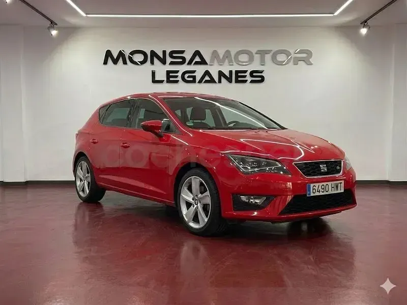 Käytetty Seat Leon FR 150 HP (110 kW) 2014 Punainen Sedan