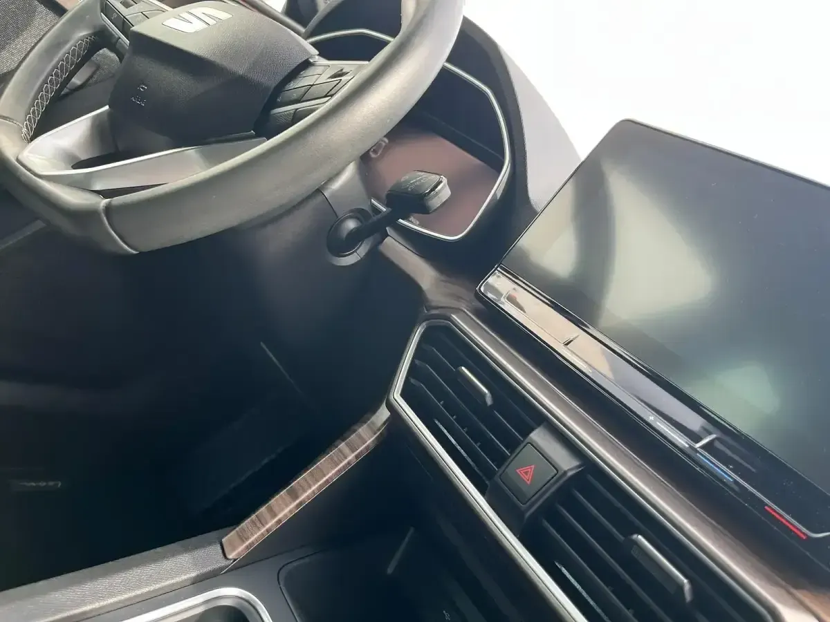 Usado Seat Leon XCELLENCE 150 CV (110 kW) 2021 Azul