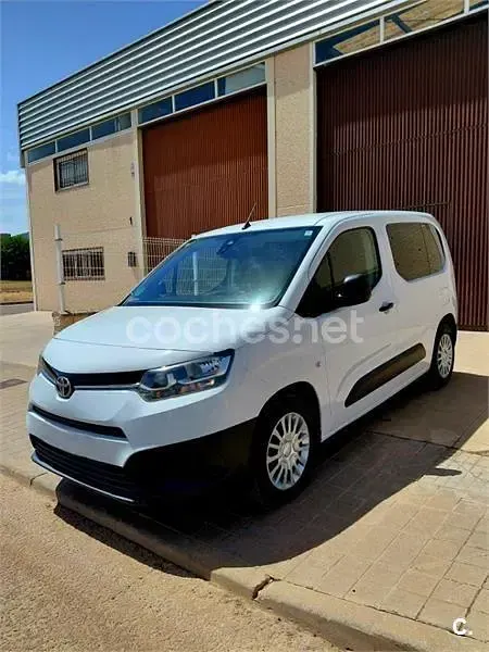 Usado Toyota Proace Verso Advance 131 CV (96 kW) 2022 Blanco Familiar