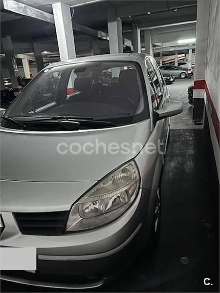 Usado Renault Scénic II Dynamique 115 CV (84 kW) 2006 Gris / plata Monovolumen