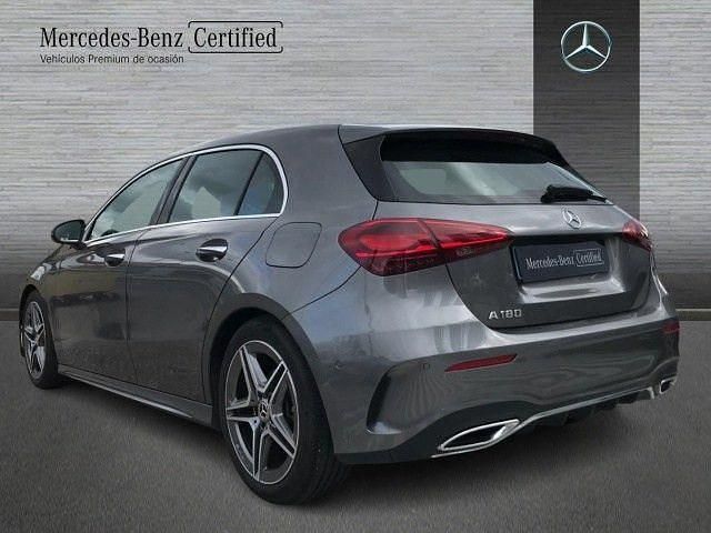 Usado Mercedes A180 136 CV (100 kW) 2025 Gris montaña
