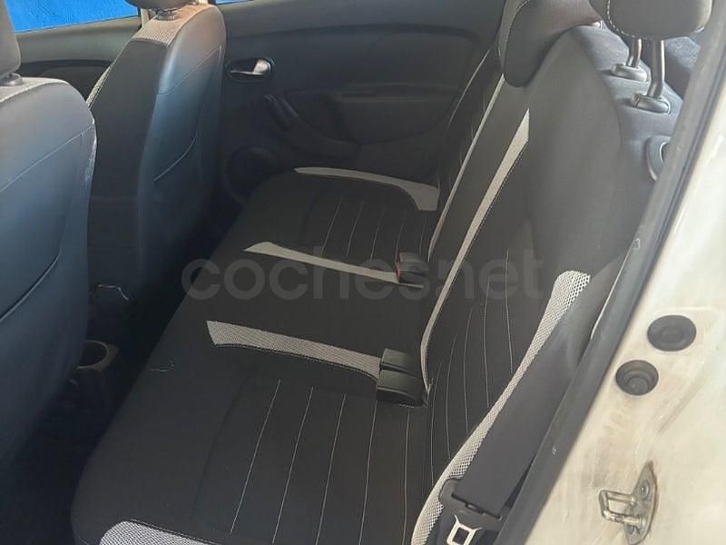 Usado Dacia Sandero Comfort 90 CV (66 kW) 2018 Blanco Berlina