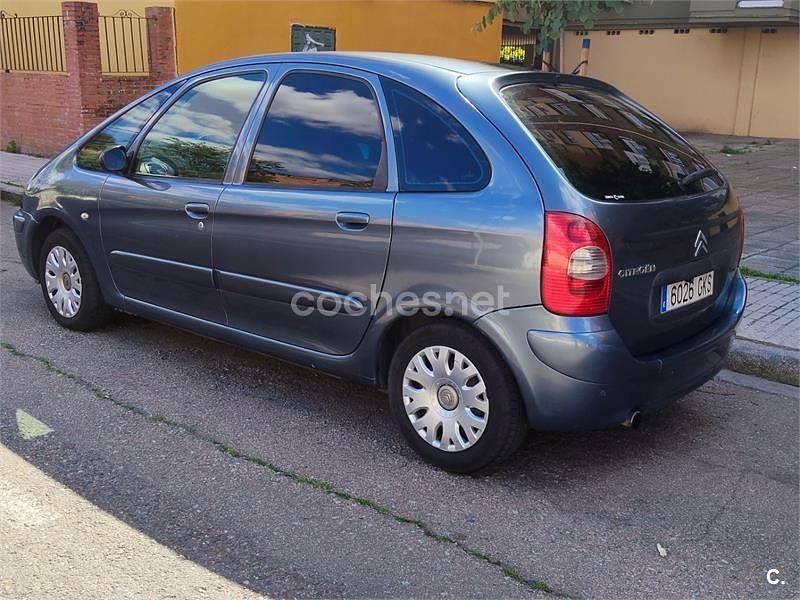 Usado Citroën Xsara Picasso 92 CV (67 kW) 2010 Gris / plata Monovolumen