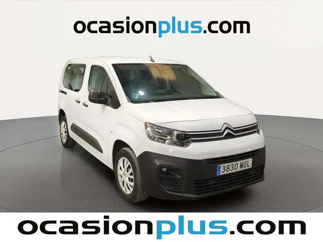 Usado Citroën Berlingo Live 102 CV (75 kW) 2023 Blanco Monovolumen