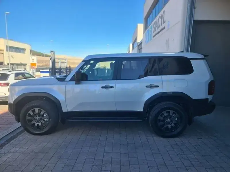 Usado Toyota Land Cruiser 207 CV (152 kW) 2024 Blanco SUV