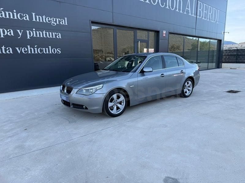 Usado BMW 520 Comfort Edition 170 CV (125 kW) 2004 Gris / plata Berlina