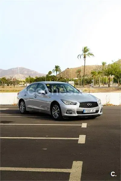 Usado Infiniti Q50 170 CV (125 kW) 2015 Gris / plata Berlina