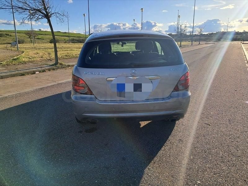 Usado Mercedes R320 224 CV (164 kW) 2008 Gris / plata Monovolumen