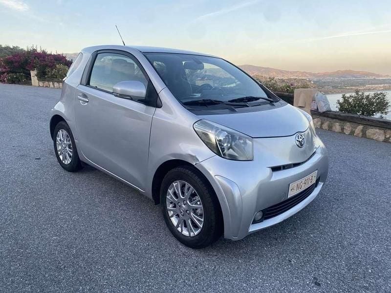 Gris Usado 2010 Toyota iQ Utilitario | 6500 € - Imagen 1/4