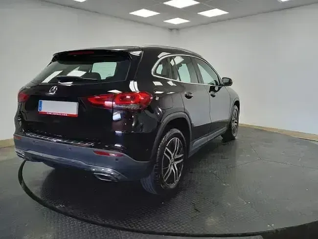 Usado Mercedes GLA250 218 CV (160 kW) 2022 Negro SUV