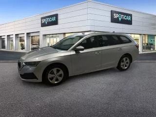 Usado Skoda Octavia Ambition 150 CV (110 kW) 2021 Gris Familiar