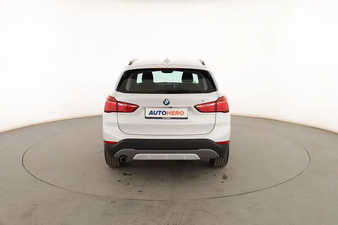 Usado BMW X1 Comfort Edition 150 CV (110 kW) 2016 Blanco SUV