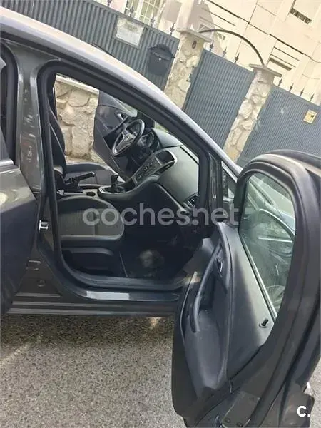 Usado Opel Astra Excellence 140 CV (102 kW) 2016 Marrón Berlina