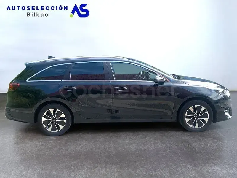 Usado Kia Ceed 141 CV (103 kW) 2025 Negro Utilitario