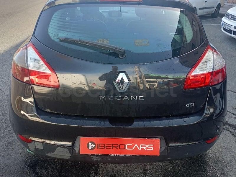 Usado Renault Mégane II Expression 85 CV (62 kW) 2008 Negro Berlina