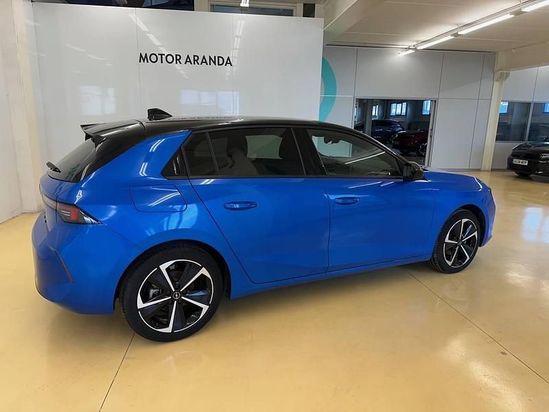 Usado Opel Astra 130 CV (95 kW) 2024 Azul Berlina