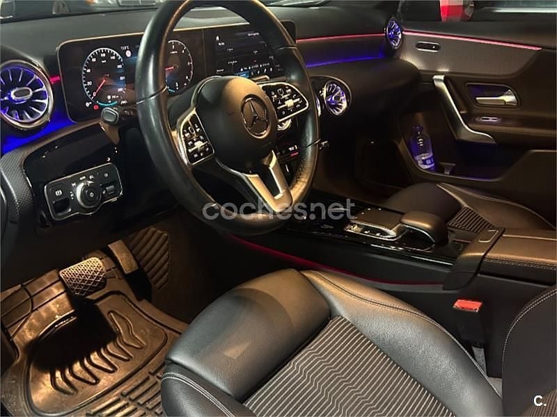 Usado Mercedes A180 109 CV (80 kW) 2019 Rojo Berlina