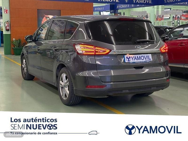 Usado Ford S-MAX Titanium 150 CV (110 kW) 2016 Gris / plata Monovolumen