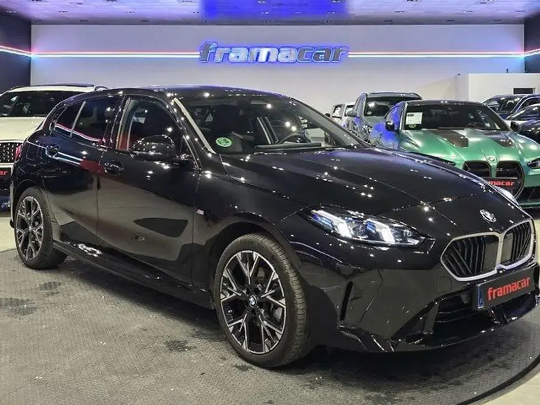 Usado BMW 118 150 CV (110 kW) 2025 Negro Utilitario