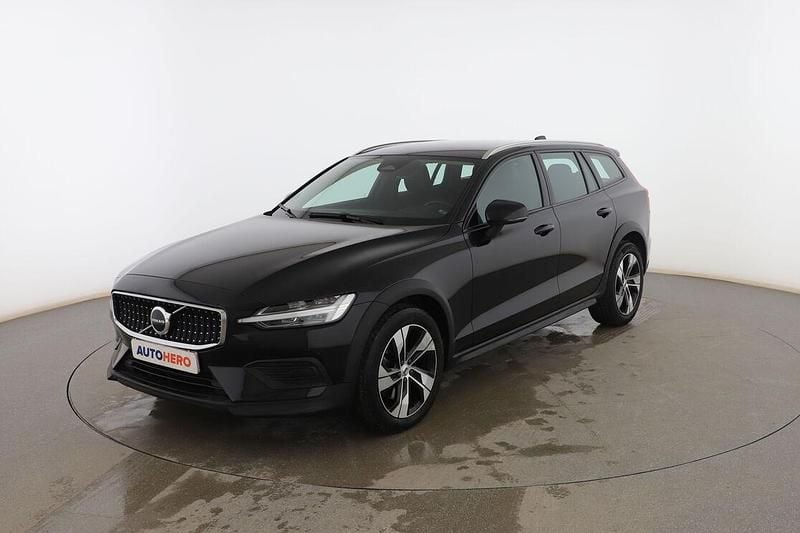 Usado Volvo V60 CC Core 197 CV (144 kW) 2022 Negro Familiar