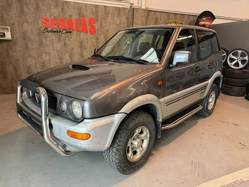 Usado Nissan Terrano SE 125 HP (91 kW) 1997 Cinzento SUV