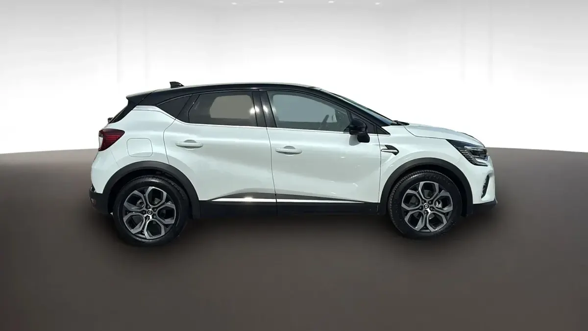 Usado Renault Captur Zen 145 CV (106 kW) 2022 Blanco con techo negro SUV