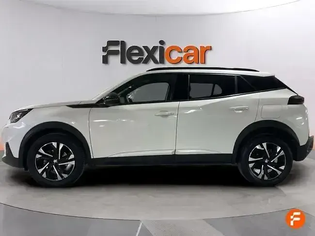 Usado Peugeot 2008 Allure 130 CV (95 kW) 2023 Blanco SUV
