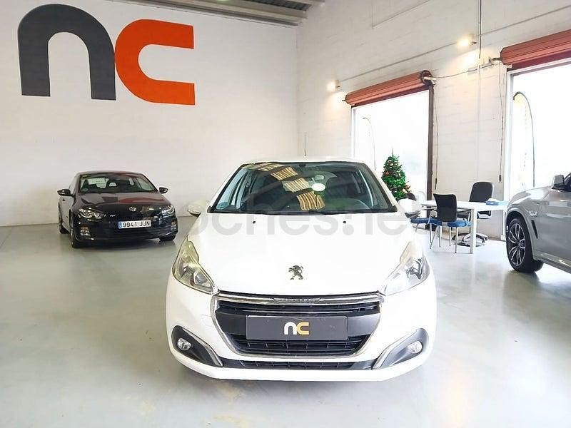 Usado Peugeot 208 Active 82 CV (60 kW) 2015 Blanco Utilitario