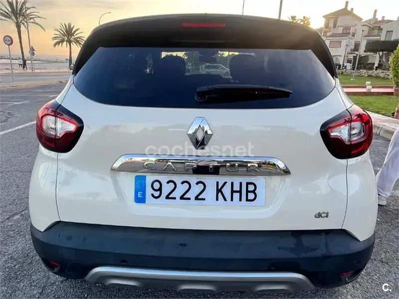 Usado Renault Captur Life 90 CV (66 kW) 2018 Beige SUV