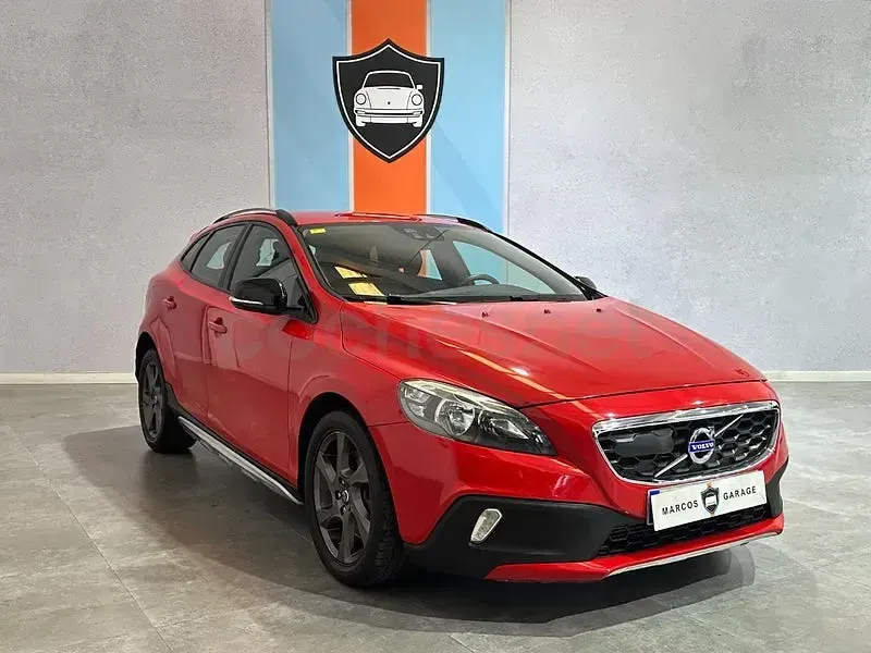 Usado Volvo V40 CC Momentum 150 CV (110 kW) 2014 Rojo Familiar