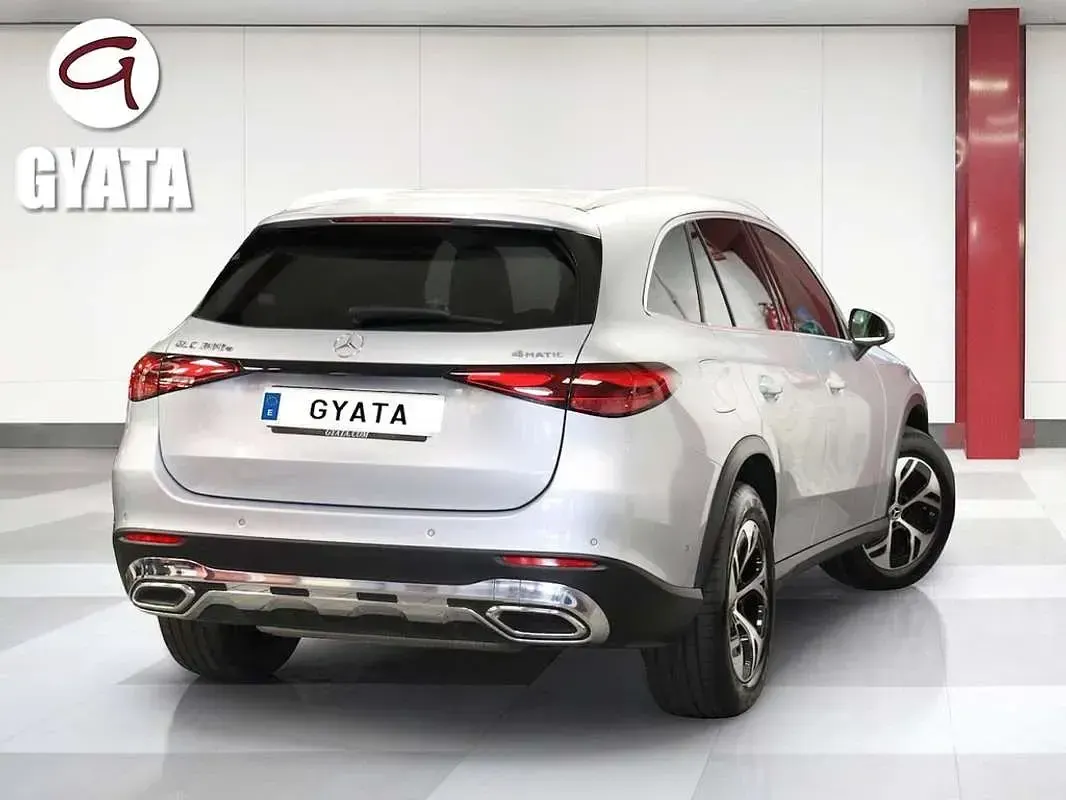 Usado Mercedes GLC300e 314 CV (230 kW) 2024 Gris SUV