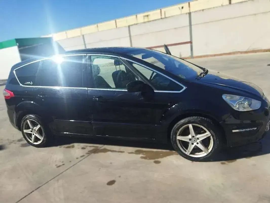 Usado Ford S-MAX Titanium 140 CV (102 kW) 2011 Negro Monovolumen