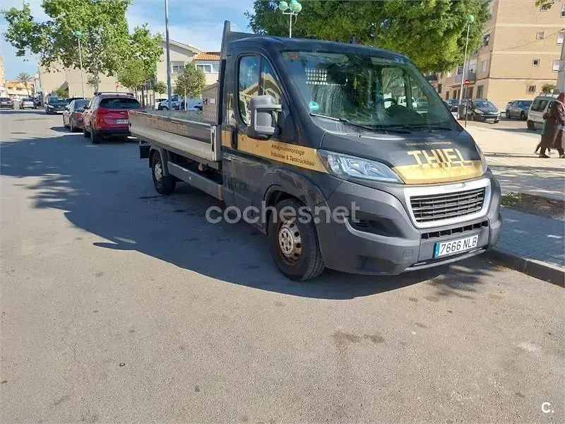 Usado Peugeot Boxer 86 CV (63 kW) 2002 Negro Van