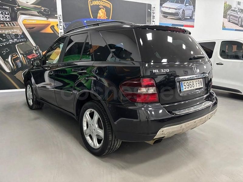Usado Mercedes ML320 224 CV (164 kW) 2007 Negro SUV