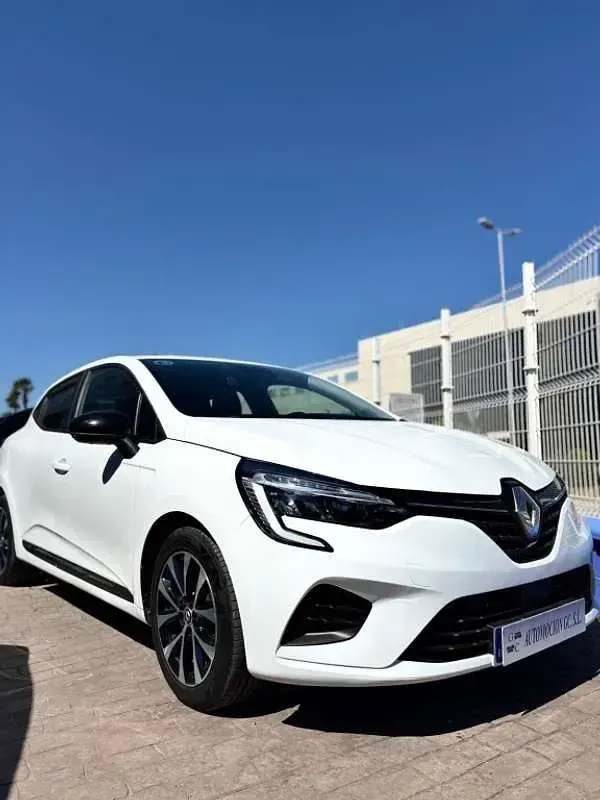 Usado Renault Clio Intens 101 CV (74 kW) 2023 Blanco Utilitario