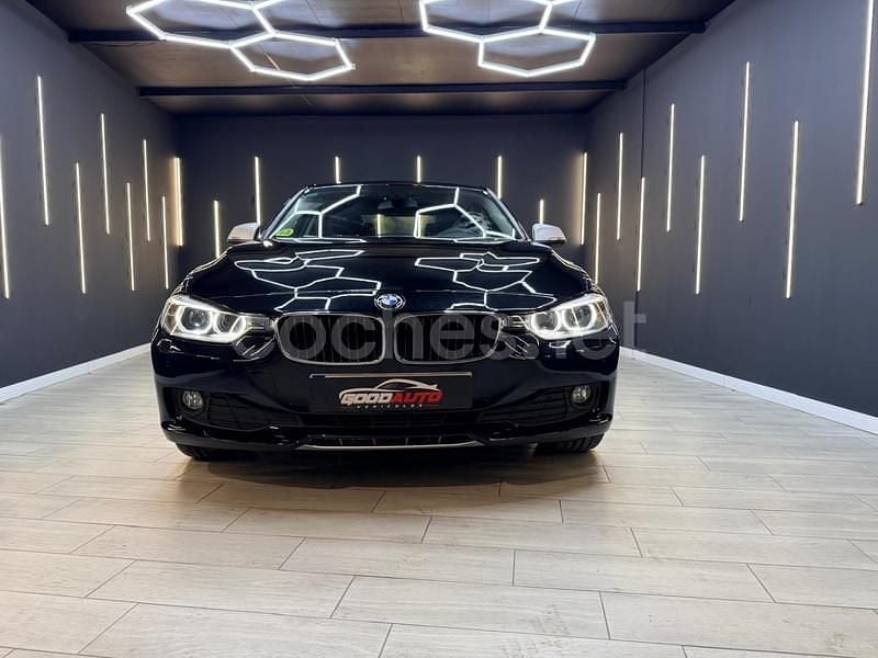 Usado BMW 318 Sport Line 143 CV (105 kW) 2013 Blanco Berlina