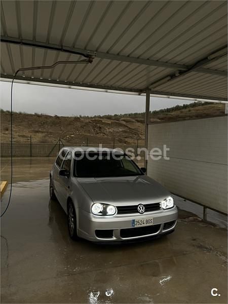 Usado VW Golf IV 110 CV (80 kW) 2001 Gris / plata Berlina