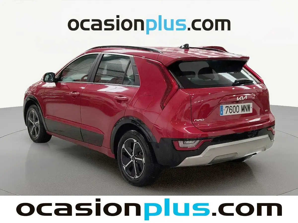 Usado Kia Niro 141 CV (103 kW) 2024 Rojo SUV