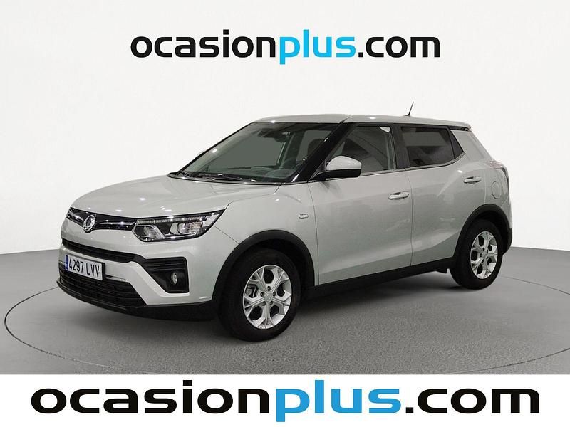 Gris plata Usado 2022 Ssangyong (KGM) Tivoli SUV | 12.864 € (Buen precio) - Imagen 1/4