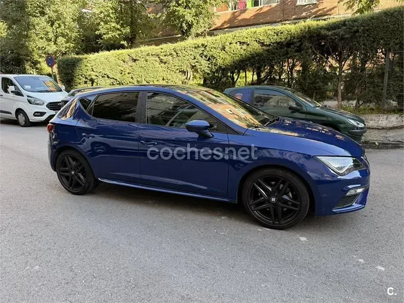 Käytetty Seat Leon FR 150 HP (110 kW) 2020 Sininen Sedan