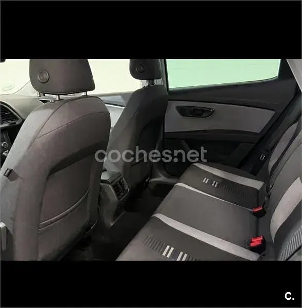 Usado Seat Leon ST Style 115 CV (84 kW) 2020 Blanco Familiar