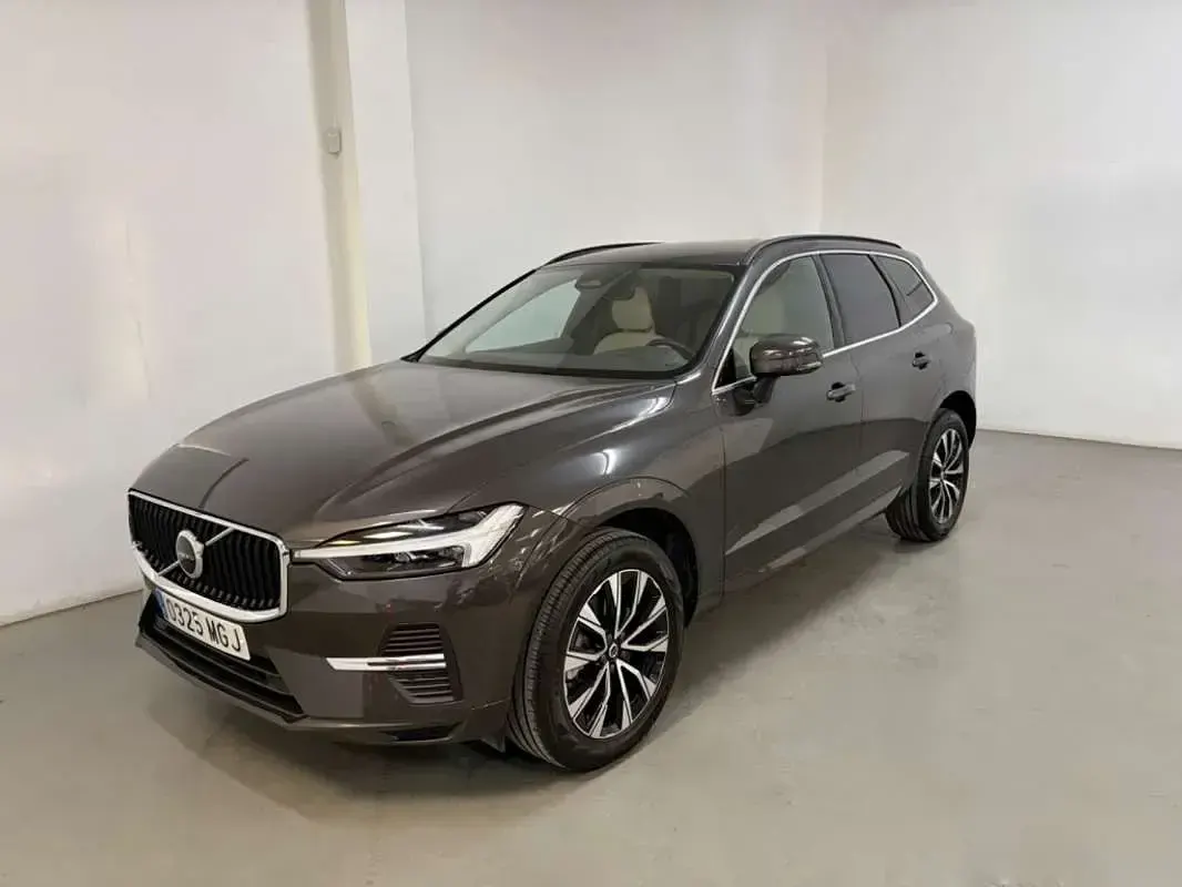 Usado Volvo XC60 Core 197 CV (144 kW) 2023 Gris SUV