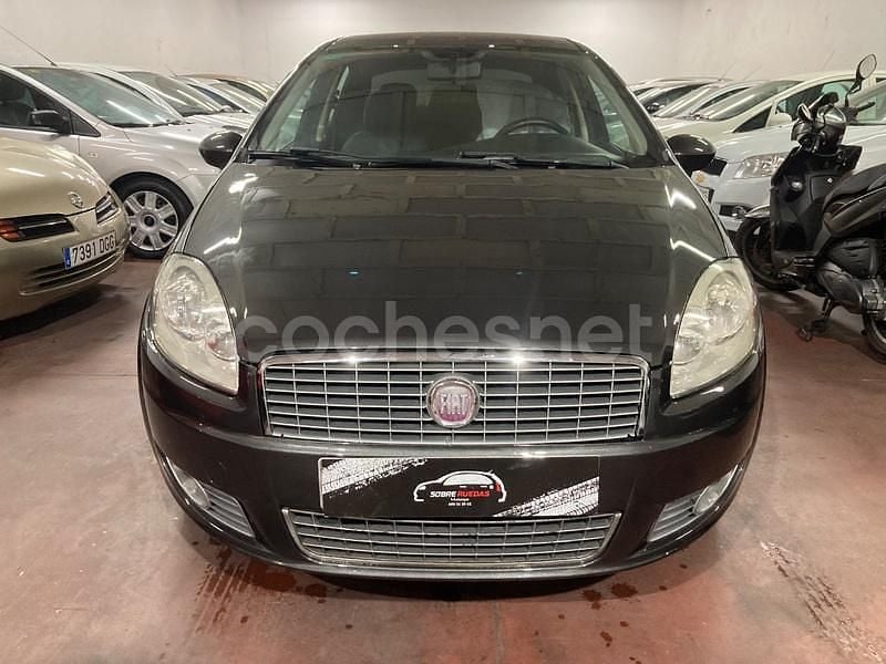 Usado Fiat Linea Active 77 CV (56 kW) 2012 Verde Berlina