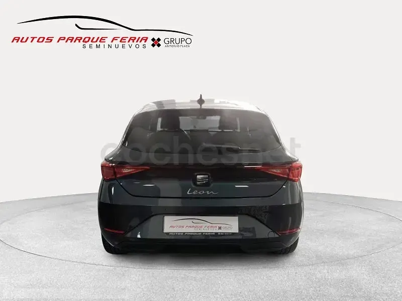Usado Seat Leon Style 116 CV (85 kW) 2025 Gris / plata Berlina