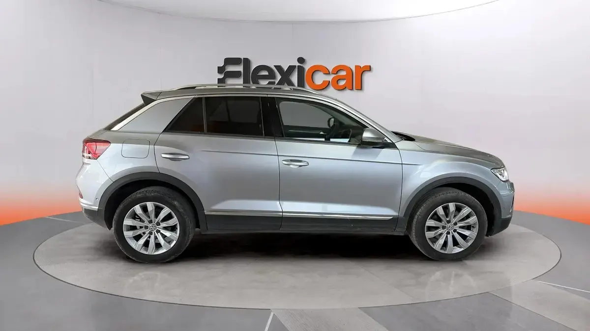 Usado VW T-Roc 150 CV (110 kW) 2023 Gris SUV