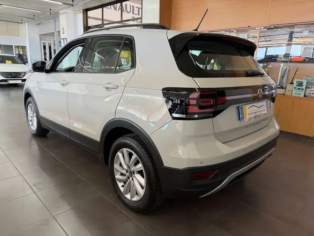 Usado VW T-Cross Advance 110 CV (80 kW) 2022 Gris SUV