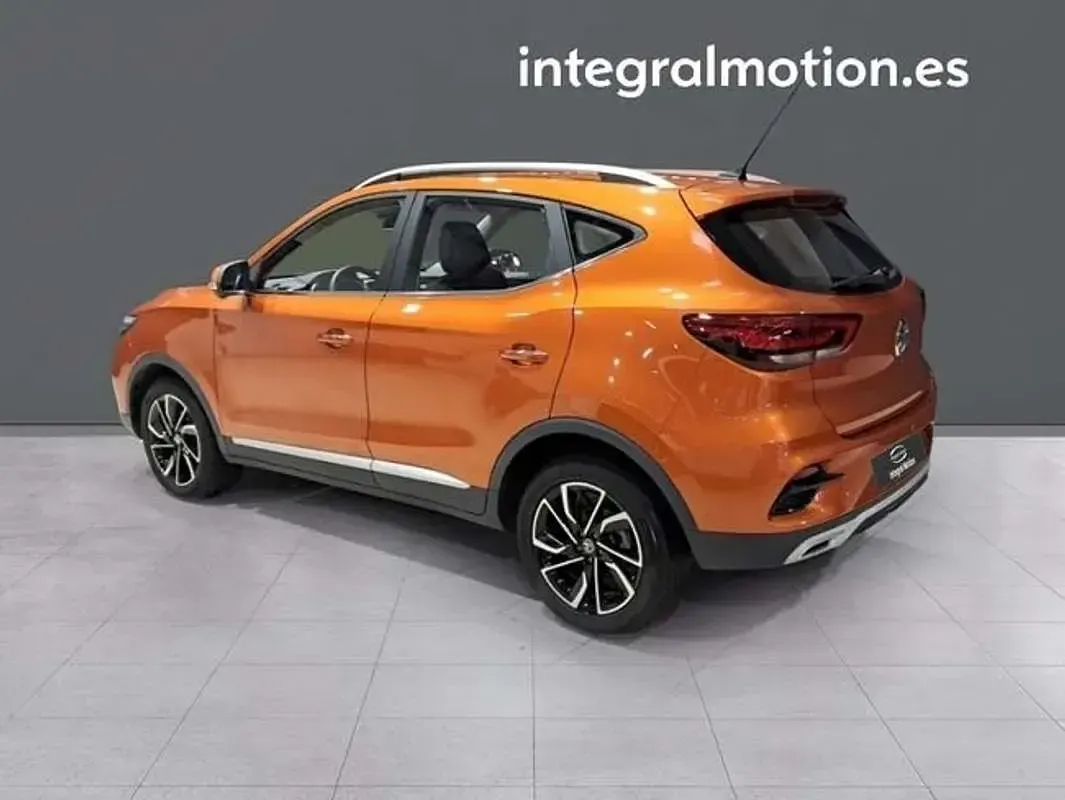 Usado MG ZS Luxury 106 CV (77 kW) 2023 Naranja SUV